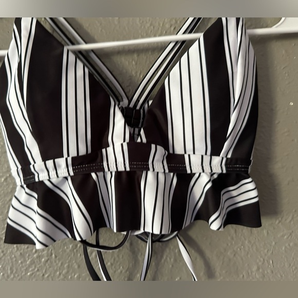 SHEIN Woman’s Size S Two Piece Bathing Suit Black and White NWOT - Picture 2 of 14
